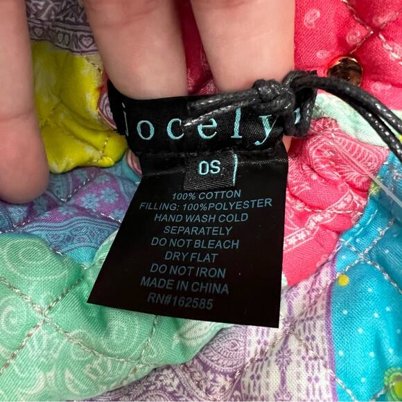 NWT JOCELYN Quilted Bucket Hat Colorful Cotton Bandana Print One Size - Picture 6 of 7